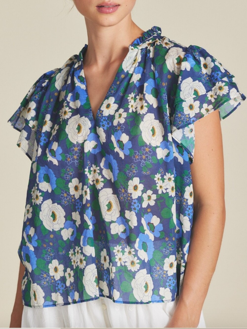 Trovata Birds of Paradise Vneck Flutter Sleeves Clover Blouse In Rosa Blanca